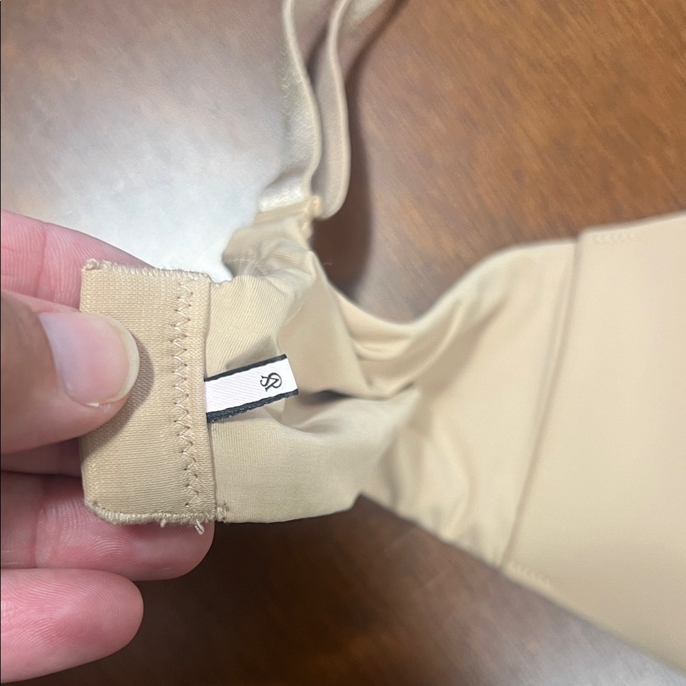 Victoria Secret Seamless Tan Bra no underwire - Picture 5 of 7